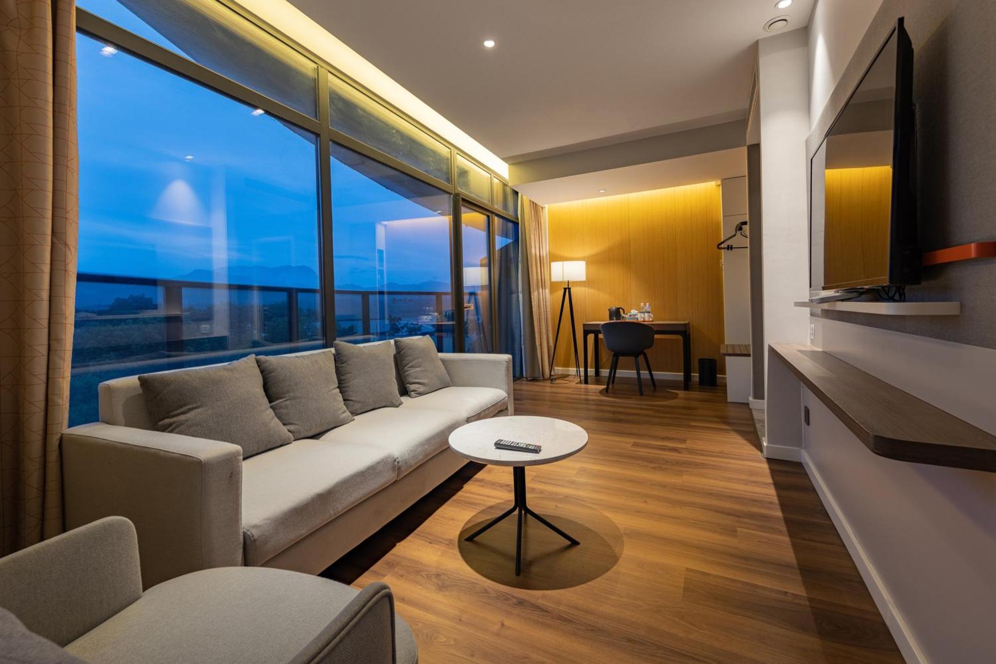 Holiday Inn Express Yichang Riverside By Ihg Esterno foto